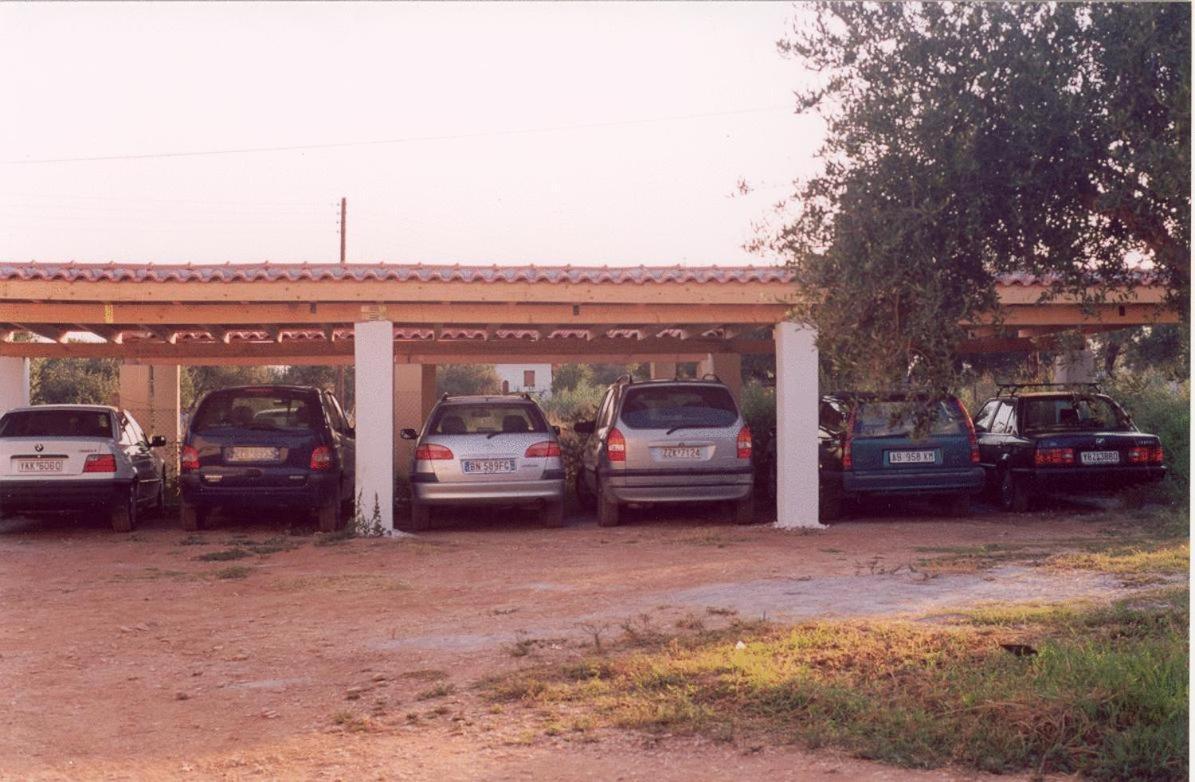 Terpsichore Apartments Kyparissia Exterior foto