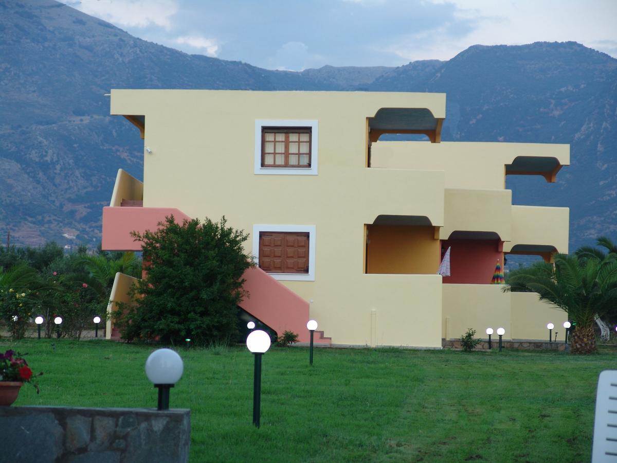 Terpsichore Apartments Kyparissia Exterior foto