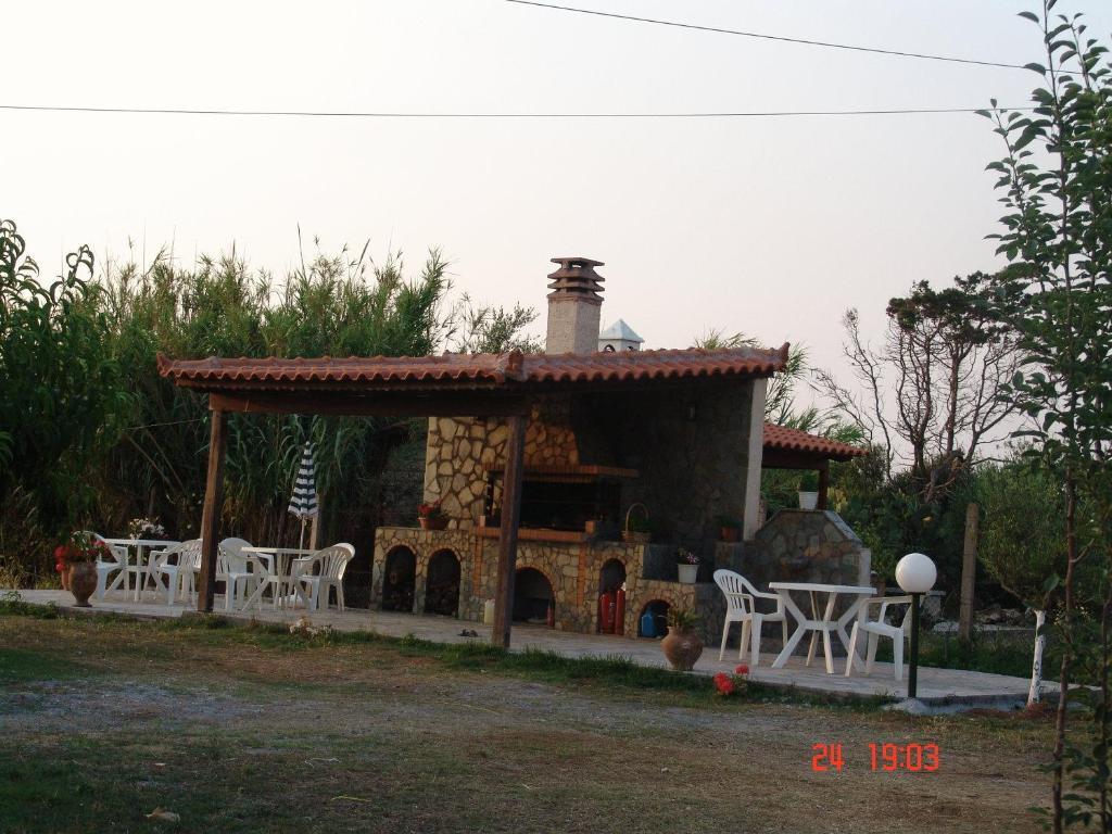 Terpsichore Apartments Kyparissia Exterior foto
